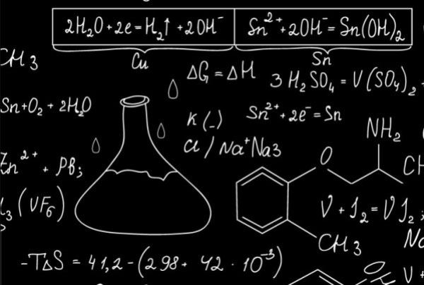 Phương trình hóa học oxi hóa khử là gì?